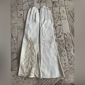 Vintage never worn opera gloves- size 6 1/2 Made in Italy